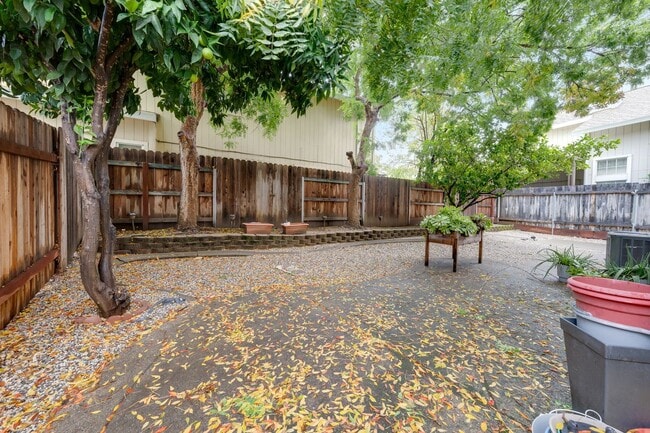 Building Photo - 3-Bed, 2.5-Bath Antelope Home with Vaulted Ceilings & Spacious Yard