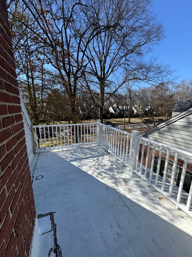 Building Photo - 5009 E Seminary Ave