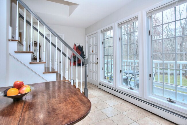 Building Photo - 1 Graystone Ln
