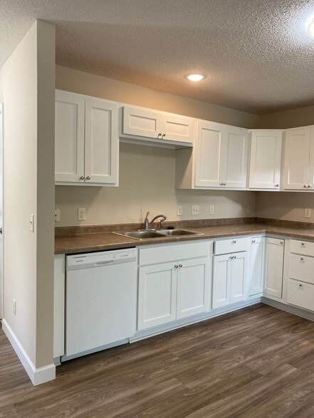 Building Photo - 1563 Gunston Dr