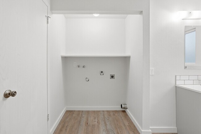 Building Photo - 10921 E 16th Ave