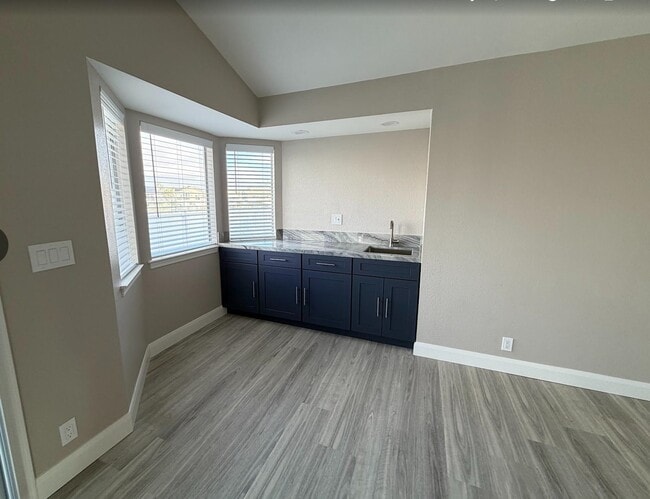 Building Photo - 1958 Windward Point