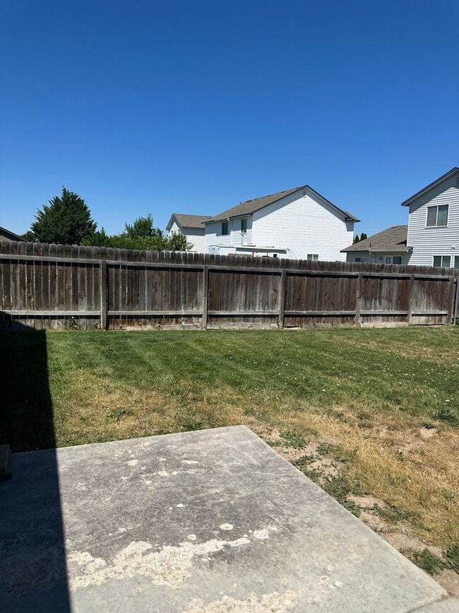 Building Photo - $1,995.00 / Ready Now this 4 bedroom home ...