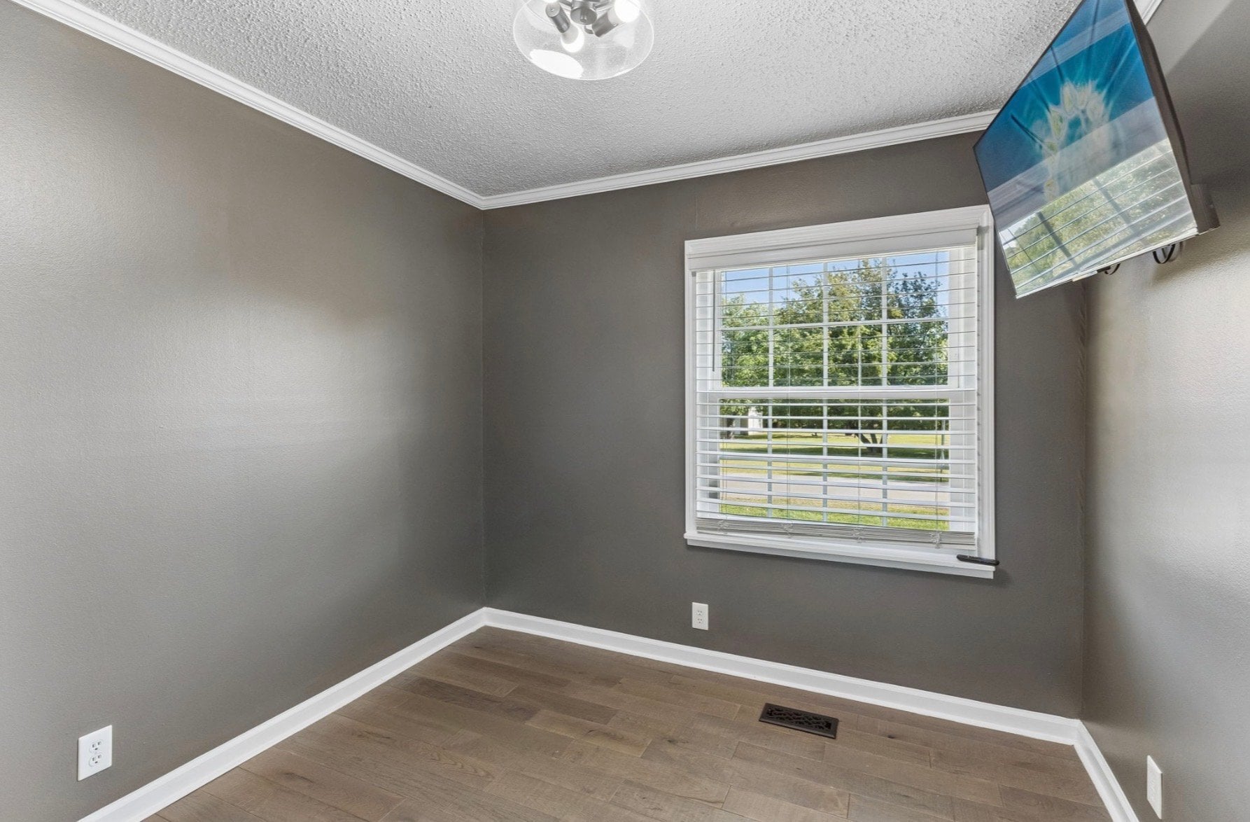 Building Photo - 15 Cedar Creek Dr
