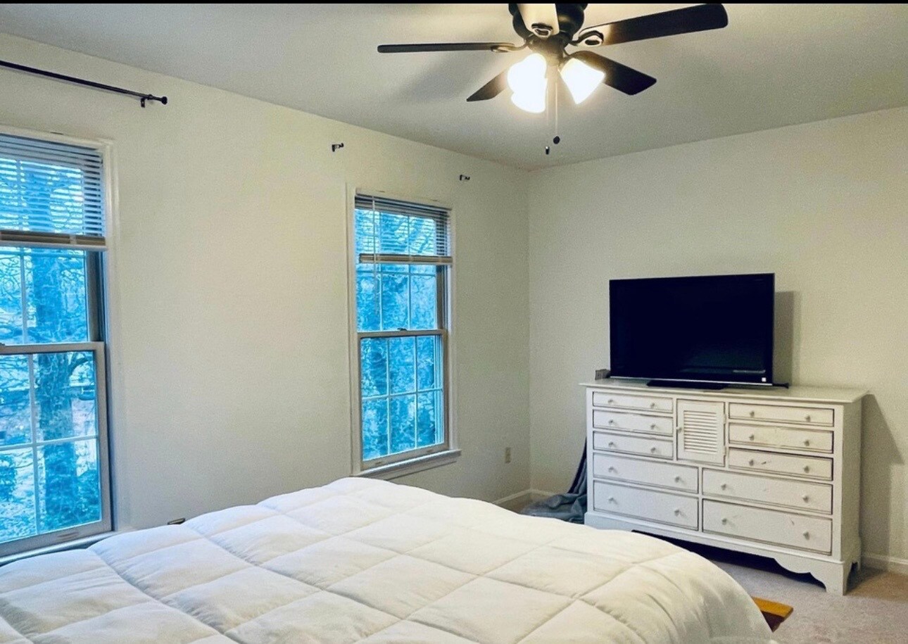 Building Photo - 7829 Gum Springs Village Dr