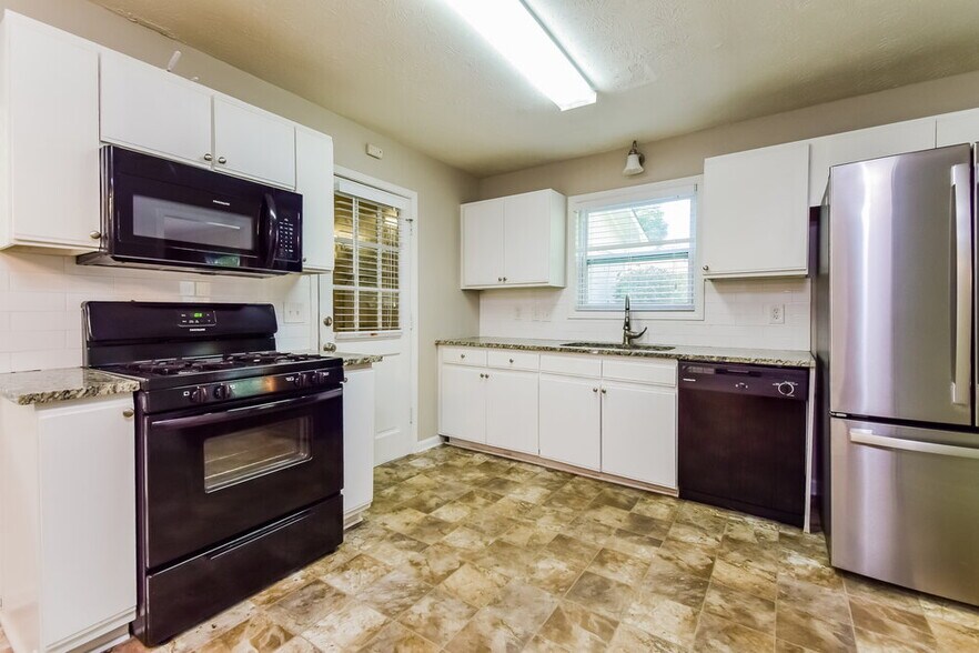 Building Photo - 391 Rock Meadow Dr