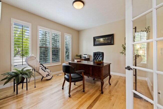 Building Photo - Executive Furnished Home For Rent In Orem!