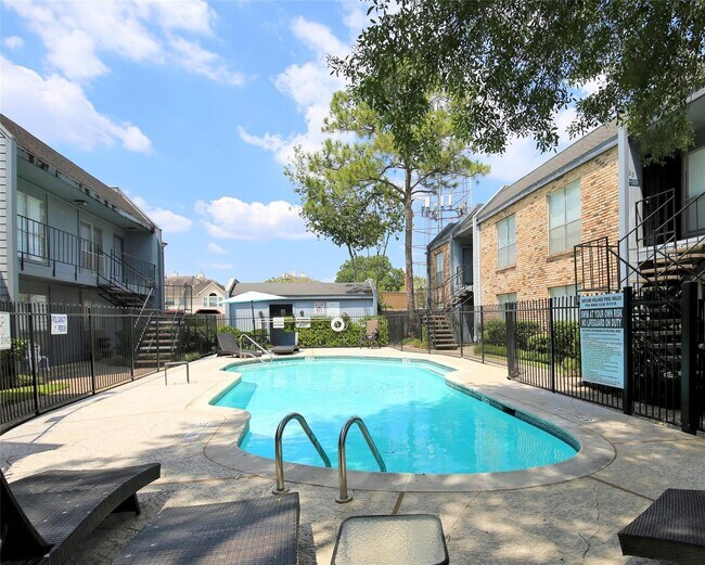 Building Photo - 6202 Skyline Dr