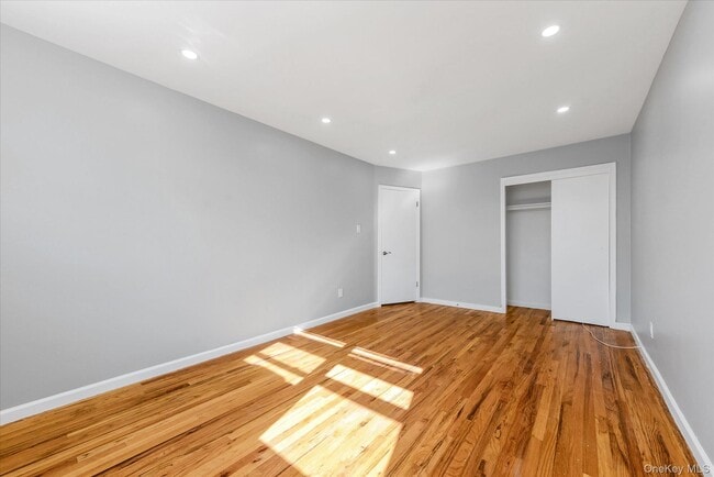Building Photo - 638 E 84th St