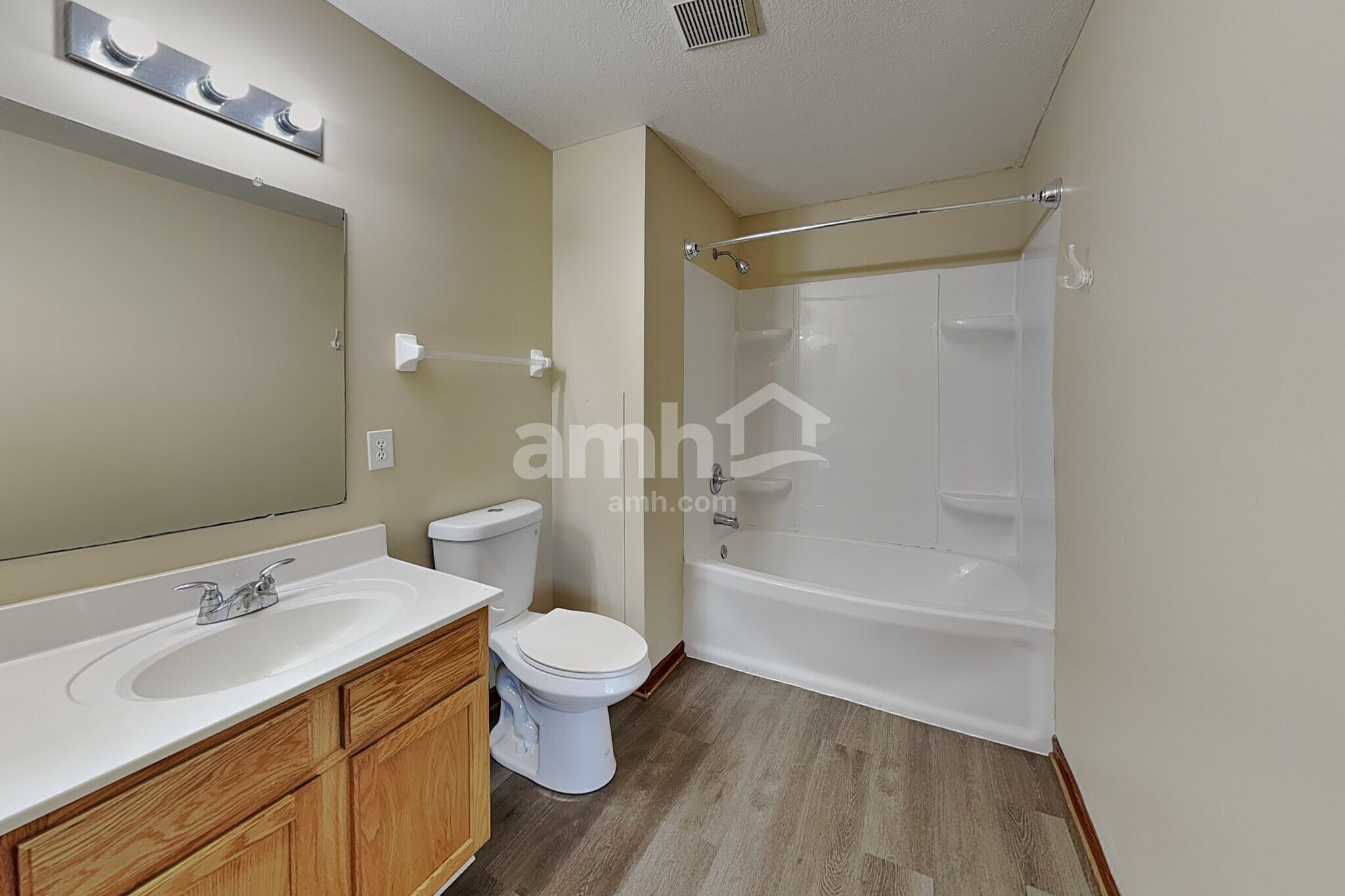 Building Photo - 485 Sycamore Creek St