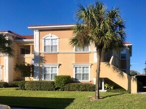 Building Photo - Newly updated 2 Bed / 2 Bath condo becomin...