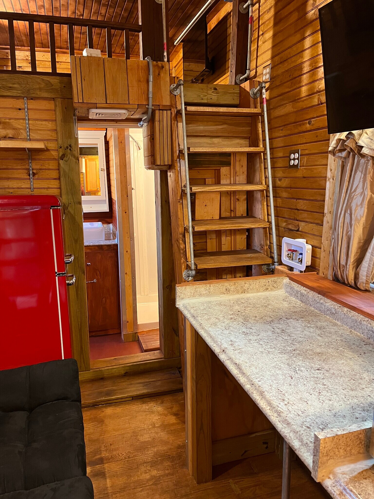 Building Photo - 142 Webster St NE