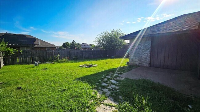 Building Photo - 6033 SE 83rd Pl