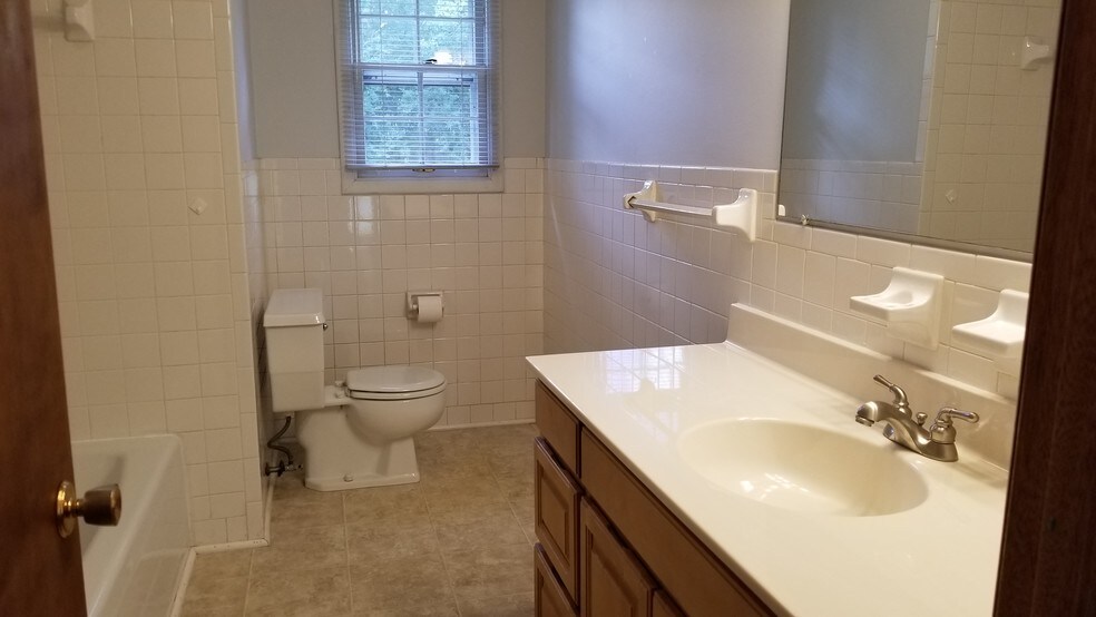 Building Photo - 904 Dartford Rd SW