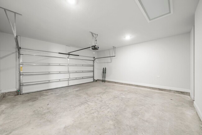 Building Photo - 464 Eagle Lake Wy