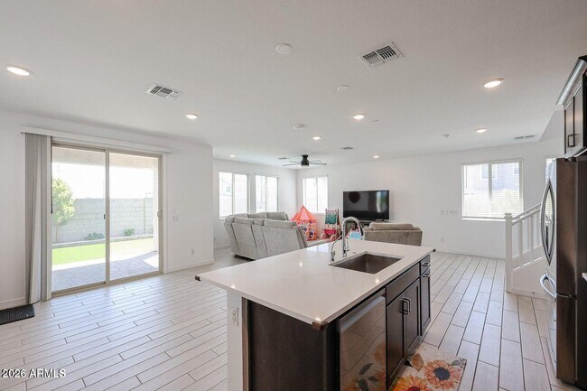 Building Photo - 3361 S 179th Dr