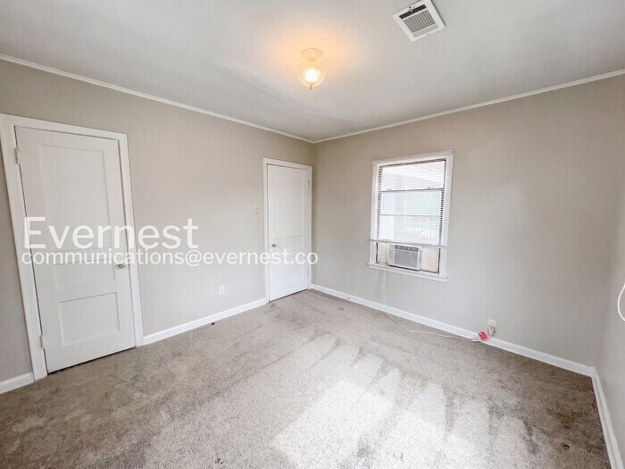 Building Photo - 6700 Westover Dr