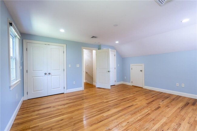 Building Photo - 48 Pleasant St