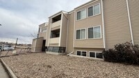 Building Photo - Completely Updated 2 Bedroom 2 Bathroom Condo in High Hollows Available NOW!