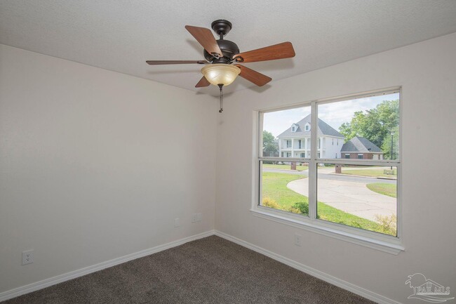 Building Photo - 5490 Oakmont Dr