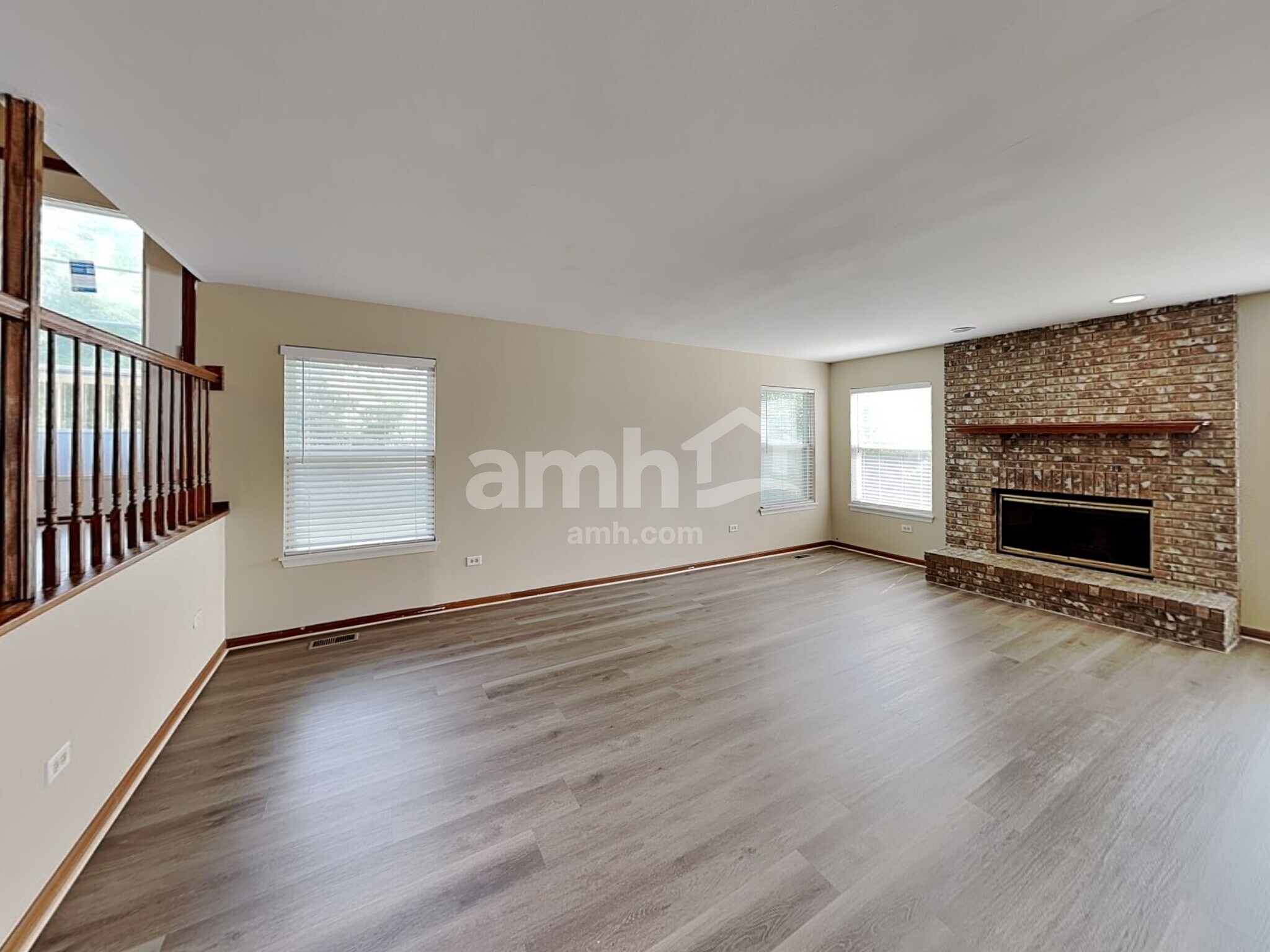 Building Photo - 3826 Hennepin Ct