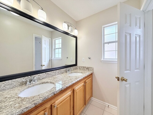 Building Photo - Spacious Two-Story Home with Hot Tub, Pool Table & Fenced Yard in Panther Creek