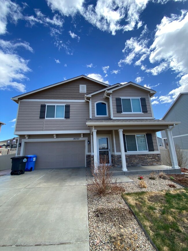 Building Photo - Beautiful 3 Bedroom 2.5 Bath Single Family...