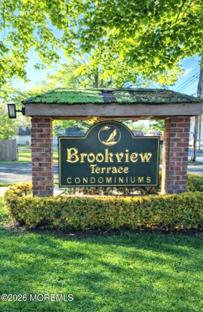 Building Photo - 289 Main St