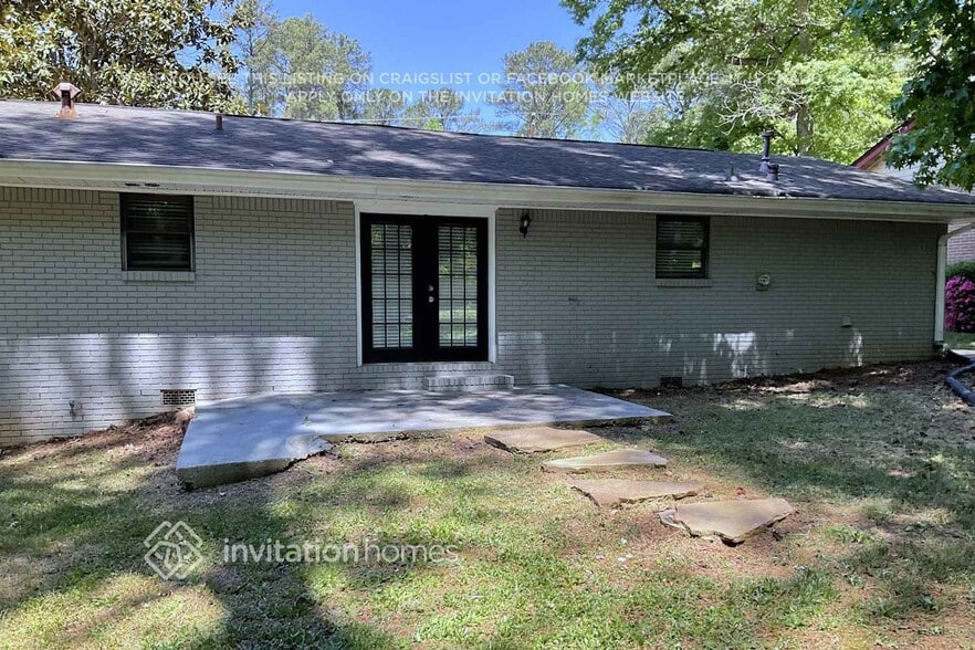 Building Photo - 4596 Sahara Dr SW