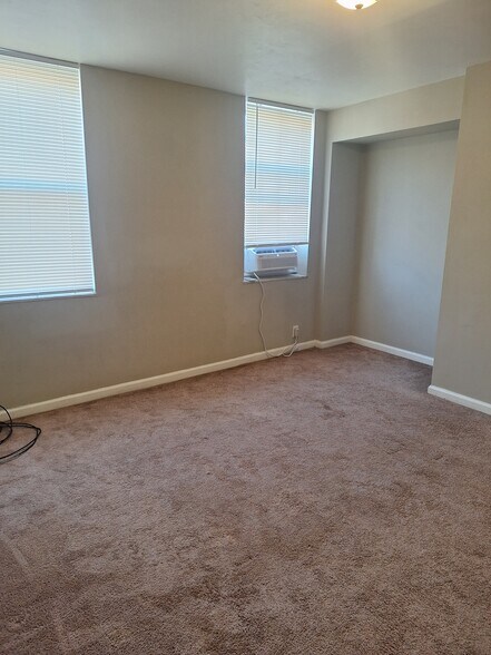 Primary bedroom - 2314 S Colorado St