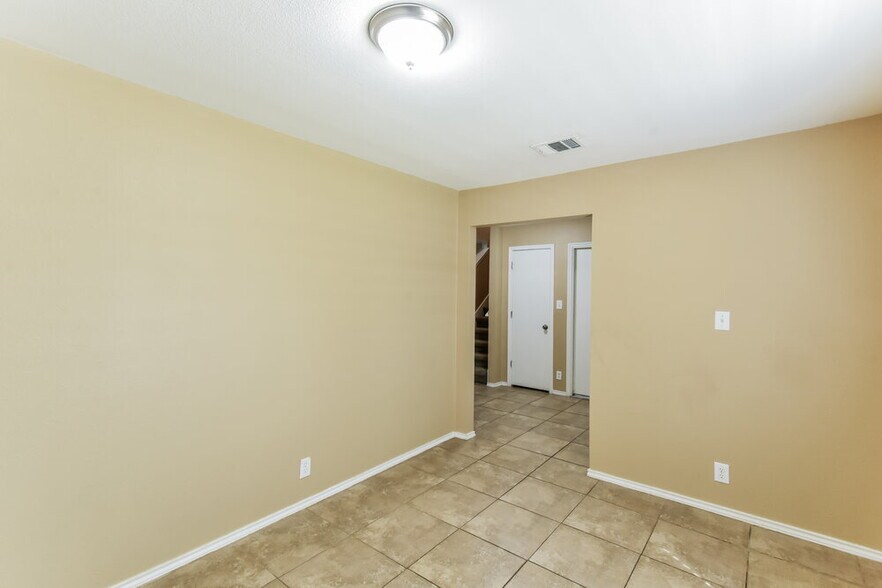 Building Photo - 4902 Dahlia Terrace