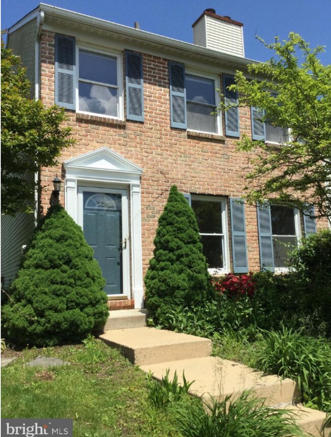 Building Photo - 405 Holly Tree Ct