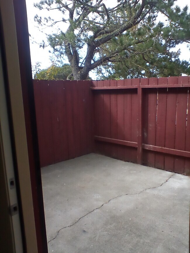 Building Photo - 400 Corcoran Ave