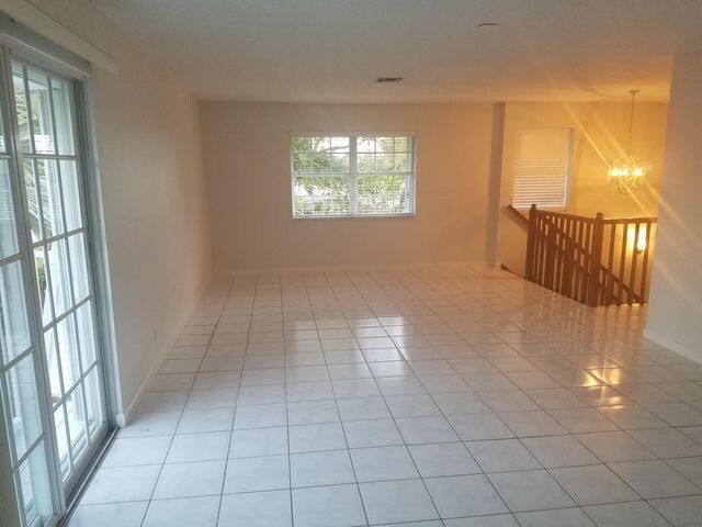 Building Photo - 181 NE Wavecrest Way