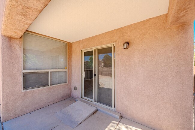 Building Photo - 1124 Calle Corvo NE