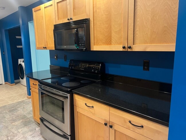 Building Photo - One-Level Updated Home in Hilton Head Plan...