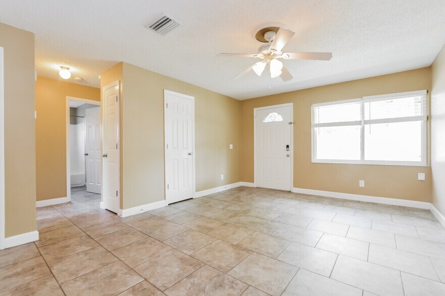 Building Photo - 1264 Croftwood Dr
