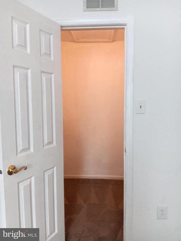 Building Photo - 1606 Diamond Dr