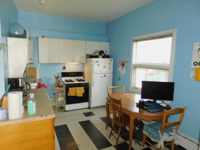 Building Photo - 2317 Harriet Avenue