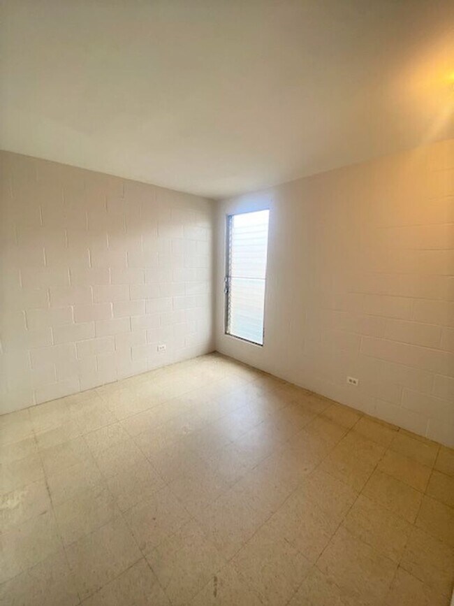 Building Photo - 3 Bedroom / 1 Bath at the Su Casa