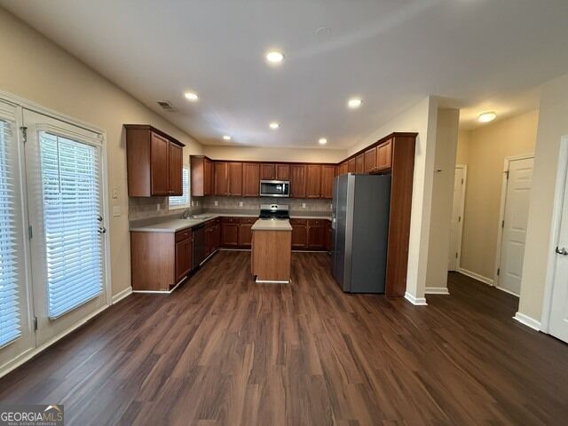 Building Photo - 817 Brampton Way