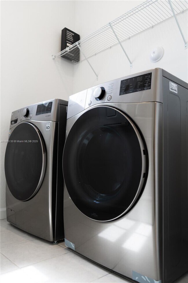 Building Photo - 16144 SW 148th Pl