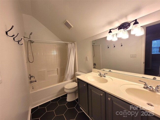 Building Photo - 5618 Branthurst Dr