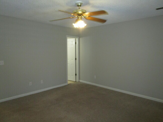 Building Photo - 885 Grimble Ct