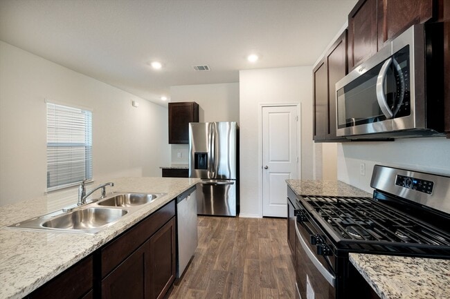 Building Photo - *MOVE IN SPECIAL: HALF OFF OF FIRST MONTHS RENT, IF MOVED IN BY DECEMBER 2025*