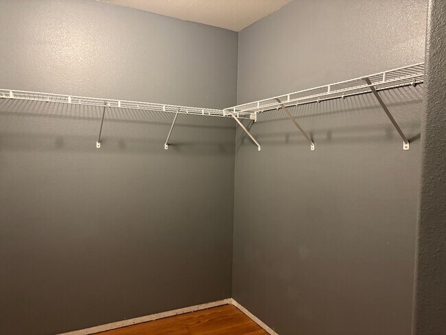Building Photo - 3617 Cameo Dr