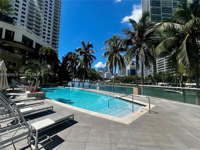 Building Photo - 901 Brickell Key Blvd