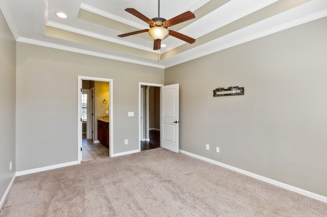 Building Photo - 1275 Golden Eagle Way