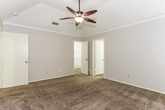 Building Photo - 1505 Gainsborough Way