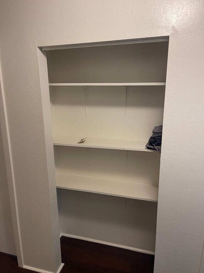 Building Photo - Live Amongst the Pines in Magalia